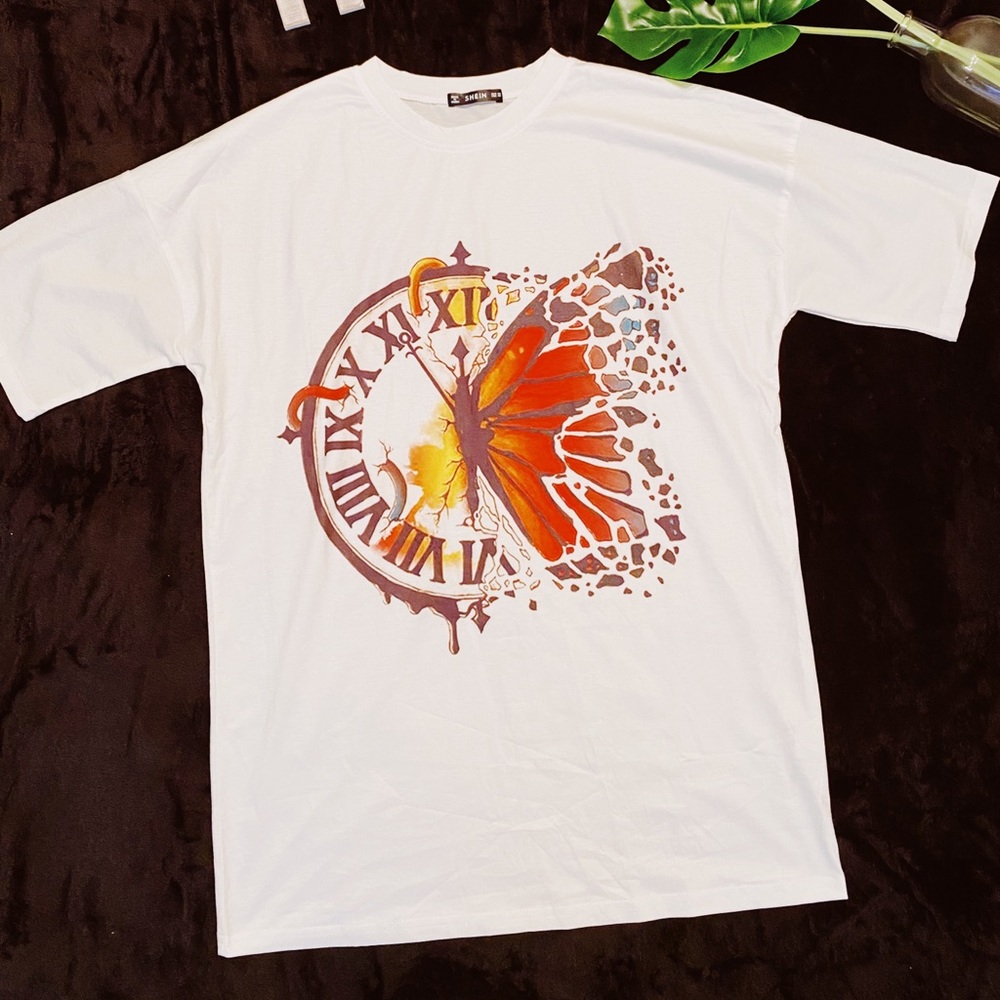 Oversize butterfly graphic tshirt